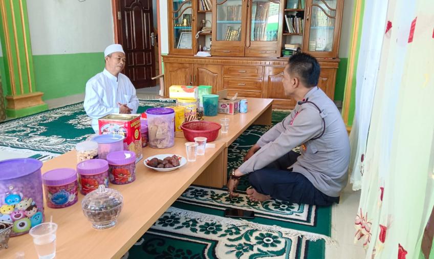 Jalin Silaturahmi, Kapolsek Padang Jaya Soan Kyai Pimpinan Pondok Pesantren Darussalam