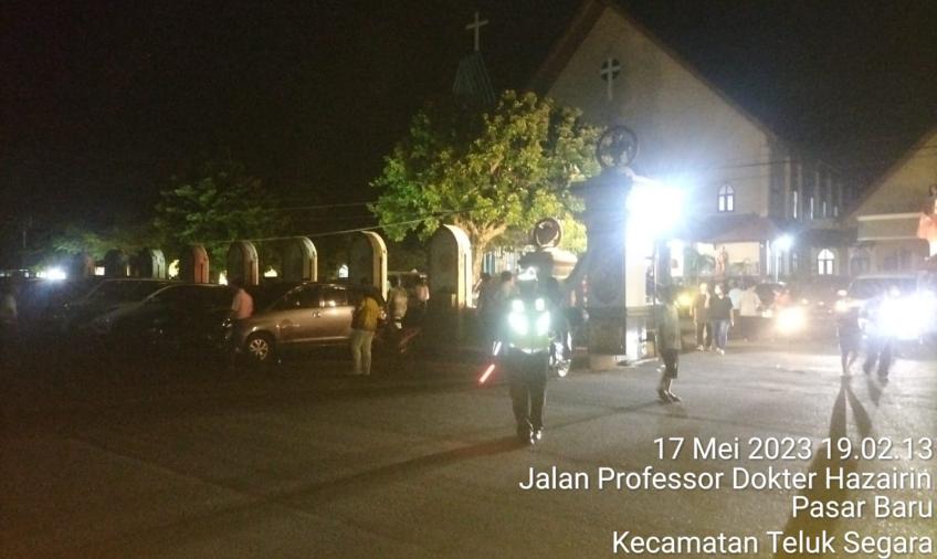 Sat Lantas Polresta Bengkulu Lakukan Pengamanan Ibadah Misa Kenaikan Isa Al-Masih di Gereja St Yohanes 