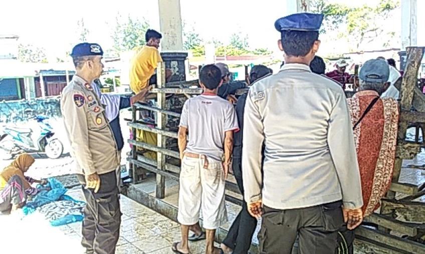 Wujudkan Kamtibmas Kondusif, Sat Polair Patroli Dialogis di Tempat Pelelangan Ikan PPI Pasar Bawah Manna  
