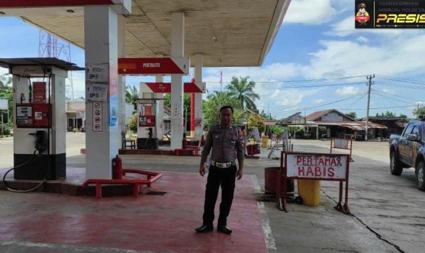 Polsek Penarik Raya Melakukan Pemantauan Persediaan BBM Langka di SPBU KJS Mekar Jaya