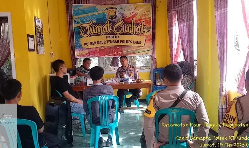 Polsek Kaur Tenngah Gelar Jumat Curhat di Desa Penyandingan