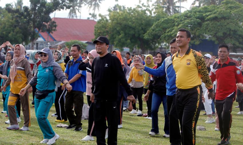 Kapolres Kaur Ikuti Senam Massal Memeriahkan HUT Kabupaten Kaur Ke-20