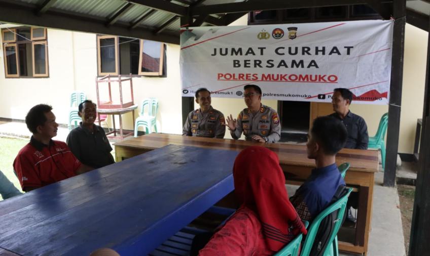 Kapolres Mukomuko Jumat Curhat Bersama Masyarakat di Polres Mukomuko