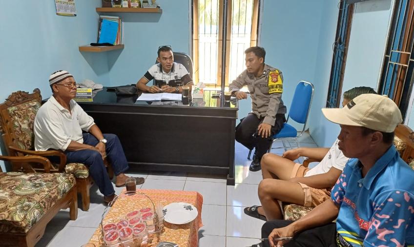 Babinkamtibmas Polsek Pino Laksanakan Problem Solving Perkara Selisih Paham 
