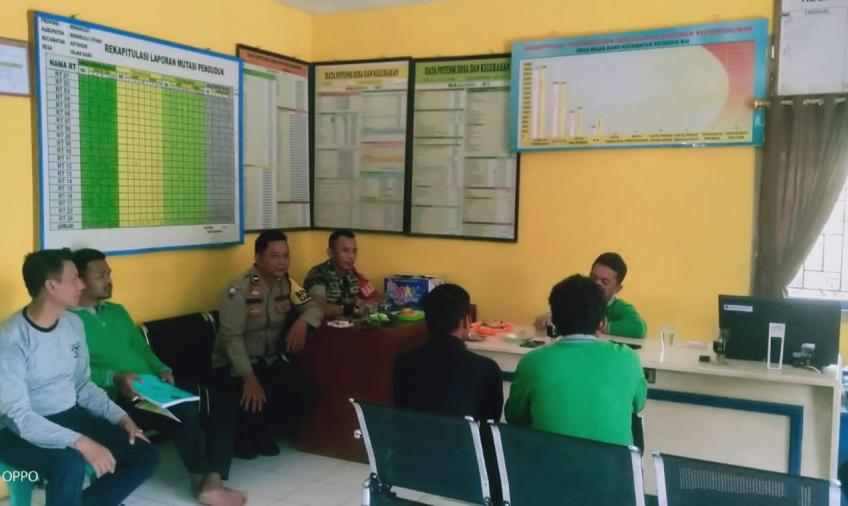 Lewat Jumat Curhat, Bhabinkamtibmas Polsek Ketahun Dengarkan Keluh Kesah Warganya