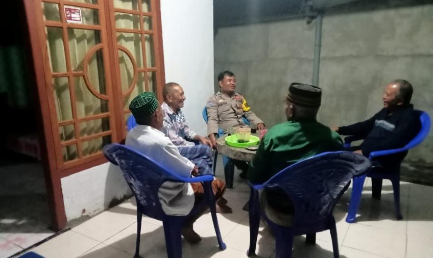 Bhabinkamtibmas Polsek Seginim Gelar Sambang Dialogis