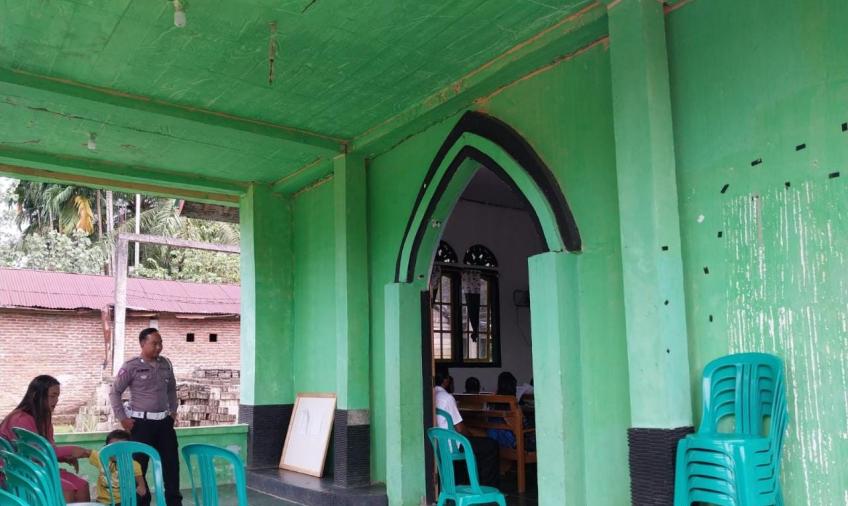 Polsek Penarik Raya Patroli Rumah Ibadah di Gereja GKSBS Desa Lubuk Mukti