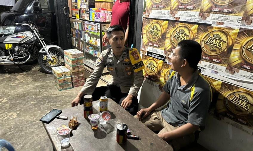 Berikan Rasa Aman, Bhabinkamtibmas Polsek Pino Polres BS Rutinkan Sambang