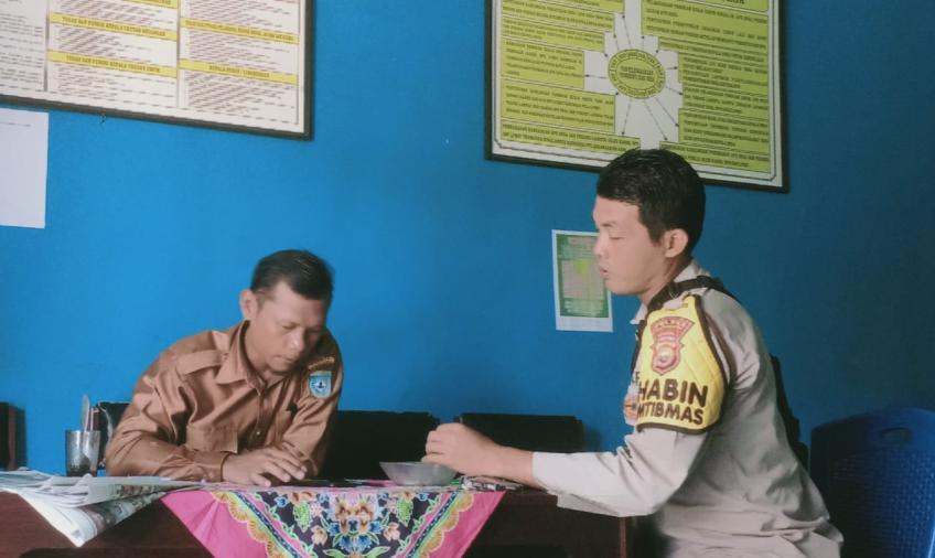 Bhabinkamtibmas Polsek Lais Laksanakan Sambang, Ajak Masyarakat Jaga Keamanan.