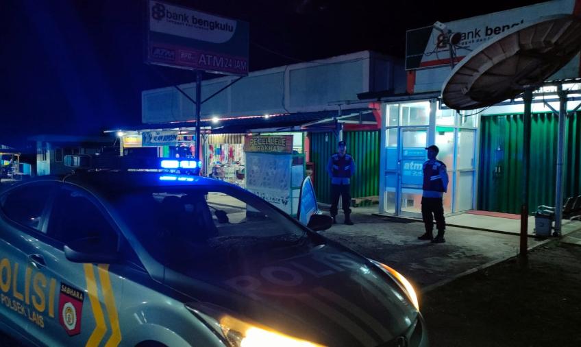 Cegah Gangguan Keamanan, Polsek Lais Laksanakan Patroli  Blue Light