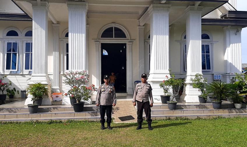 Polsek Padang Jaya Rutin Berikan Pengamanan Ibadah Kebaktian Minggu di Gereja