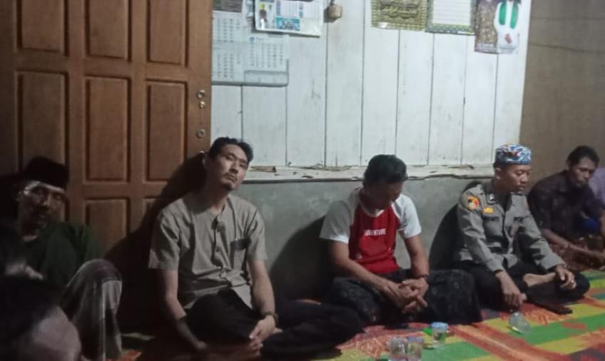 Implementasikan Polisi RW, Anggota Polsek Batik Nau Gelar Guyub Rukun Warga