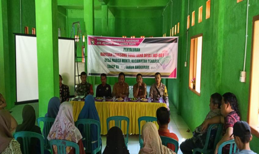 Sinergitas TNI-Polri, Bhabinkamtibmas dan Babinsa  Melakukan Pengawasan Pembagian BLT-DD 