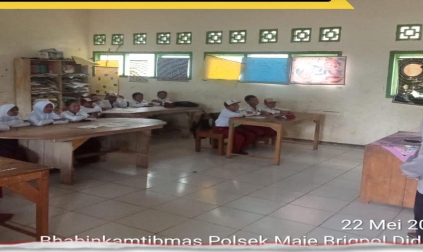 Polres Kaur dan Polsek Jajaran Melakukan Giat Inovasi Police Go To Schoool