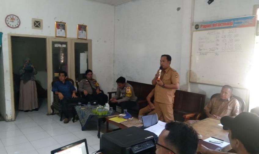 Musyawarah Desa Air Umban, Polsek Pino Sampaikan Imbau Kamtibmas Jelang Pemilu 