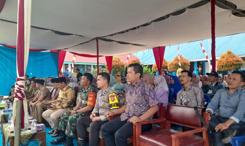Bhabinkamtibmas Polsek Lebong Atas, Hadiri Perpisahan dan Pelepasan Siswa SMPN 2 Lebong