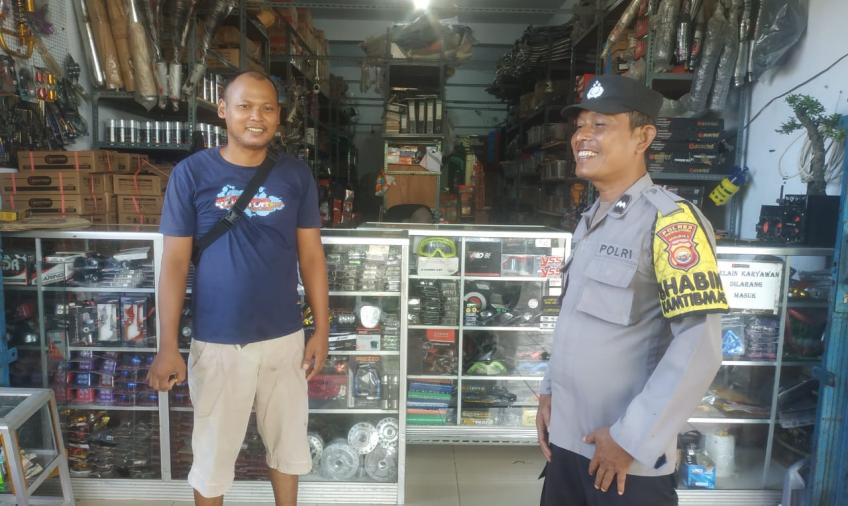 Sambangi Bengkel Motor, Bhabinkamtibmas Desa Kota Bani Sampaikan Himbauan Kamtibmas