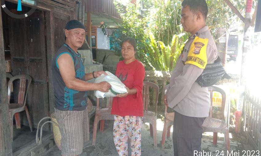 Bhabinkamtibmas Polsek Lebong Selatan Dampingi Pendistribusian Bantuan Pangan di Desa Talang Liak I dan Desa Bungin