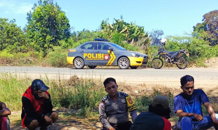 Pak Babin Nongkrong Bareng Dengan Warga Bincang Kamtibmas