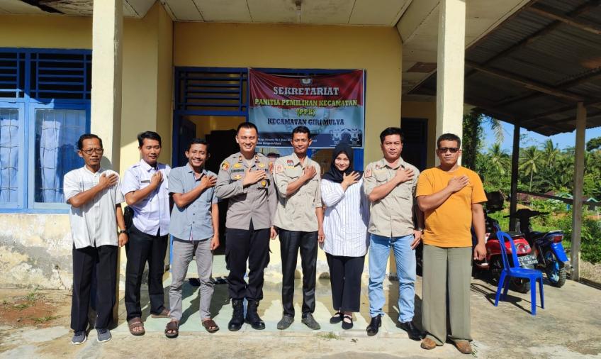 Jaga Sinergitas Kapolsek Giri Mulya Sambang dan Koordinasi ke Sekretariat PPK Kecamtan Giri Mulya