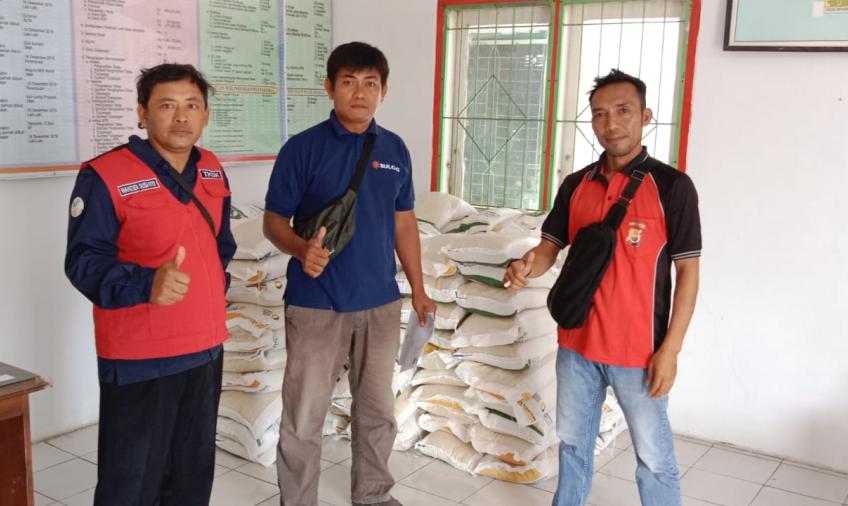 Polsek Giri Mulya Monitoring Pendistribusian Bantuan Pangan Beras