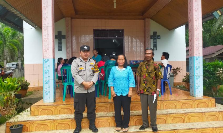 Polsek Giri Mulya Hadir di Tengah Masyarakat Dengan Lakukan Pengamanan Ibadah Minggu