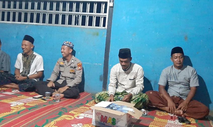 Polisi RW Ajak Warga di Dusun Air Solok Untuk Selalu Kompak Disegala  Hal