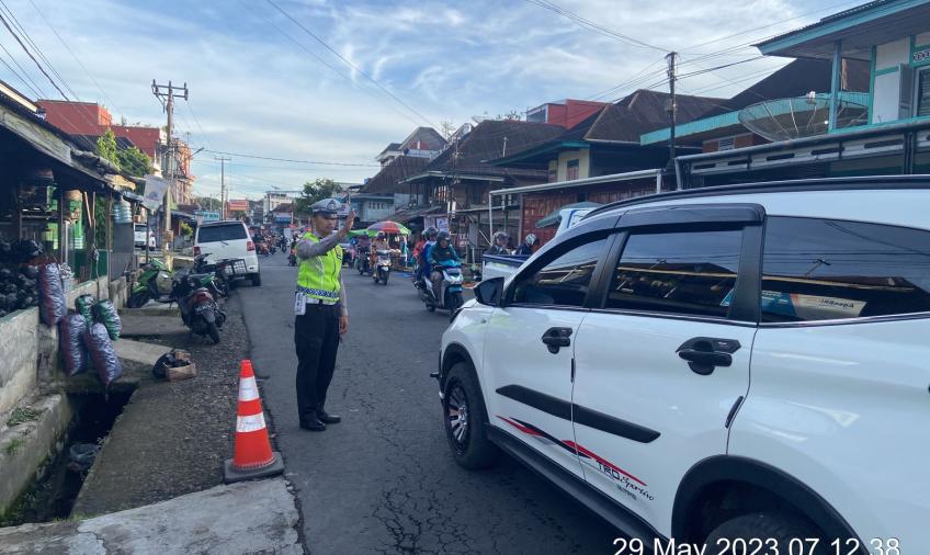Jaga Kamseltibcarlantas, Sat Lantas Polres Rejang Lebong Melaksankan Pengaturan Lalu Lintas 