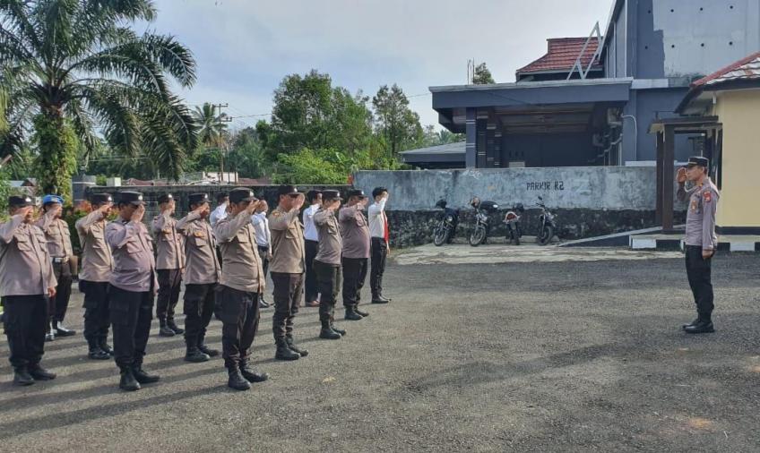 Latih Kekompakan, Kapolsek Giri Mulya Pimpin Latihan Perdaspol 