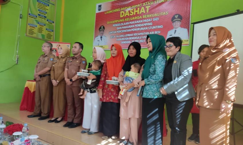 Bhabinkamtibmas Polsek Air Besi Hadiri Kegiatan Launching Dapur Sehat Atasi Stunting 