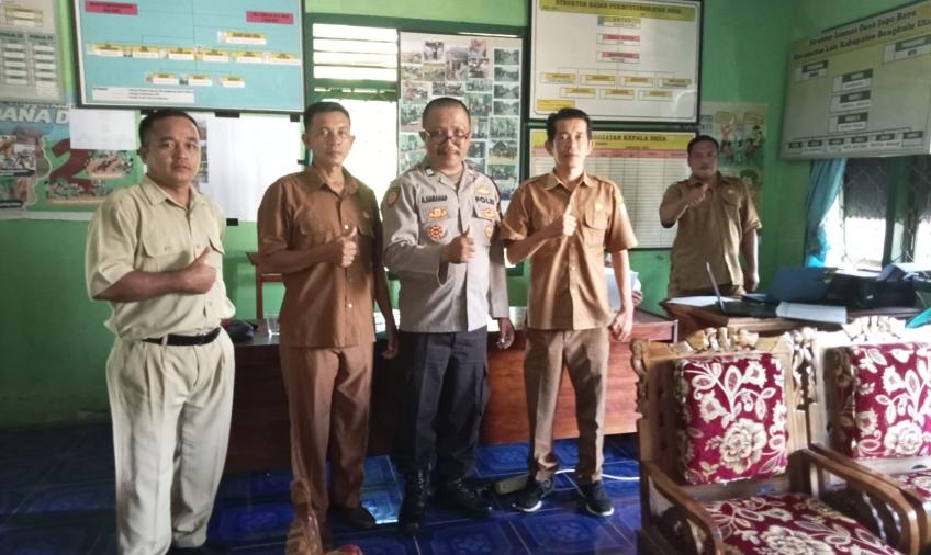 Perkenalkan Diri, Polisi RW Sambangi Kepala Dusun