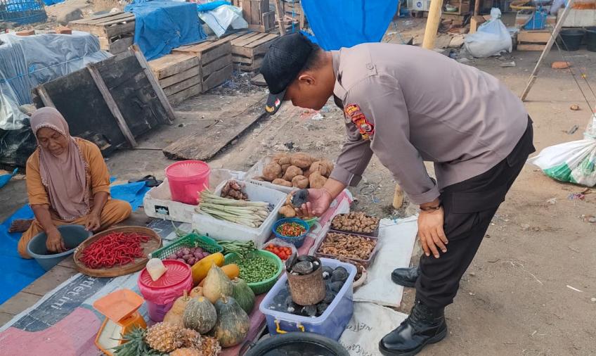 Polsek Ketahun Awasi Pasar Tradisional, Cegah Permainan Harga Sembako