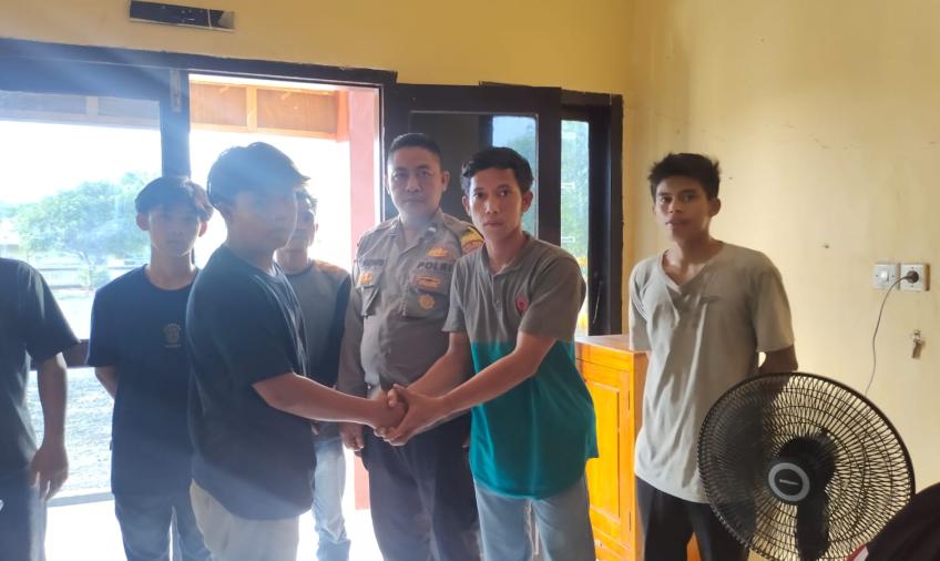Kasus Penganiayaan, Bhabinkamtibmas Polsek Padang Jaya Lakukan Mediasi Penyelesaian 