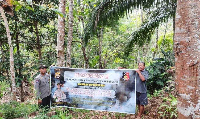 Polsek Muara Sahung Sosialisasikan Larangan Pembakaran Hutan dan Lahan Serta Semak Belukar