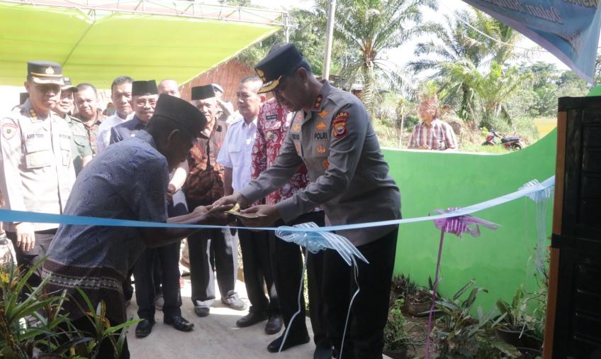 Kapolda Bengkulu Bedah Rumah Warga Kurang Mampu yang Ke-39 