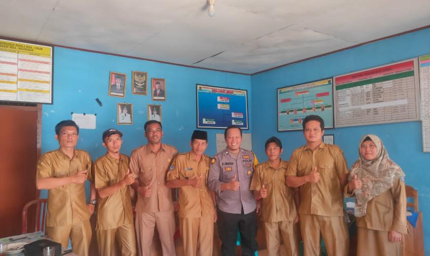Perkenalkan Diri, Polisi RW Sambangi Kepala Dusun