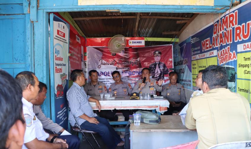 Jumat Curhat Polres Lebong Dilaksanakan di Terminal Muara Aman
