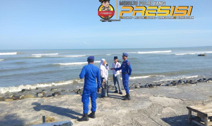 Patroli Sambang, Sat Polair Polres BS Imbau Nelayan dan Pengunjung Pantai Pasar Bawah