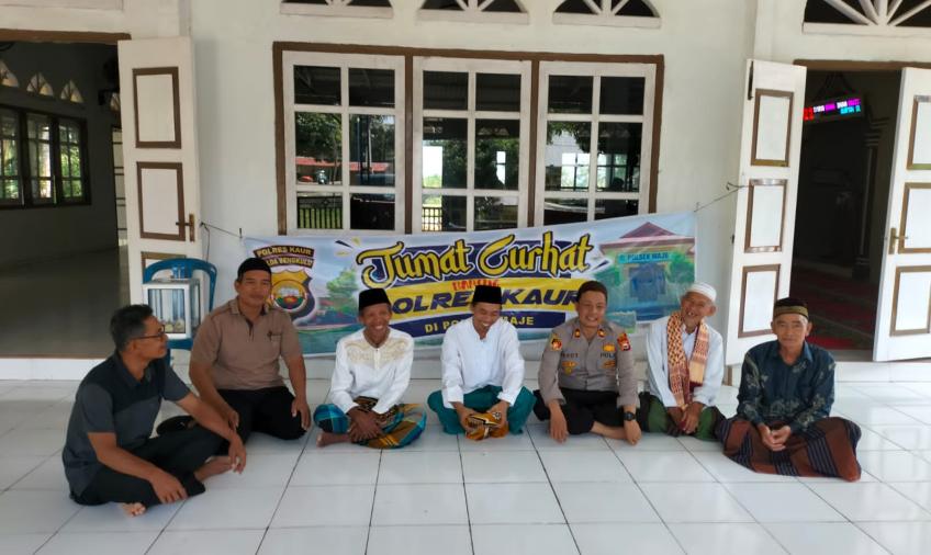Jumat Curhat di Majid Ar-Rabitah, Polsek Maje Ingtakan Menjaga Toleransi Sesama Umat Beragama