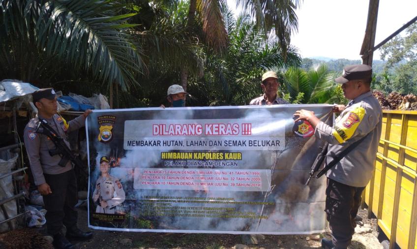 Di Desa Kepahyang, Polsek Kaur Tengah Sosialisaiskan Karhutlah