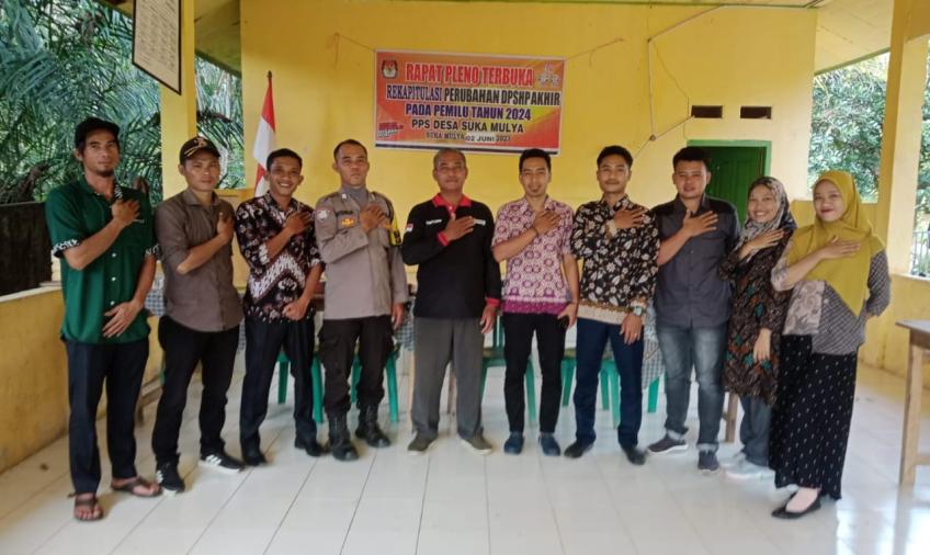Bhabinkamtibmas Polsek Giri Mulya, Melakukan Pengawasan Rapat Pleno Terbuka DPSHP Pemilu 2024