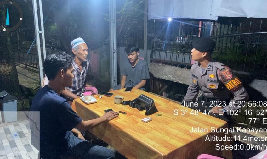 Sapa Warga Sambil Patroli Malam, Sat Samapta Polresta Bengkulu Sambangi Siskamling