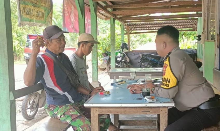 Lakukan Sambang, Bhabinkamtibmas Ajak Pemuda Jauhi Pengaruh Pergaulan Bebas 
