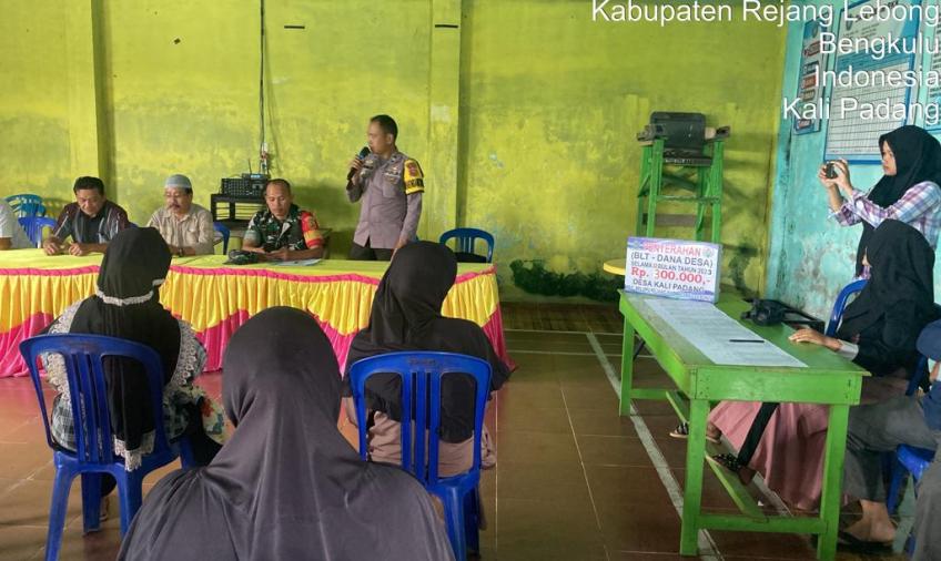 Bhabinkamtibmas Polsek Curup, Hadiri Penyaluran BLT DD 