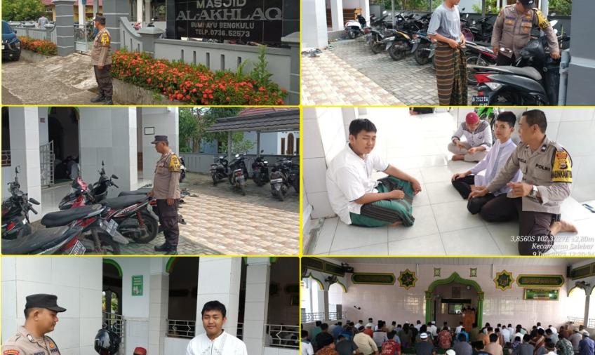 Ciptakan Rasa Aman, Personel Polsek Selebar Berikan Pengamanan Shalat Jumat di Masjid AL-Ahlak