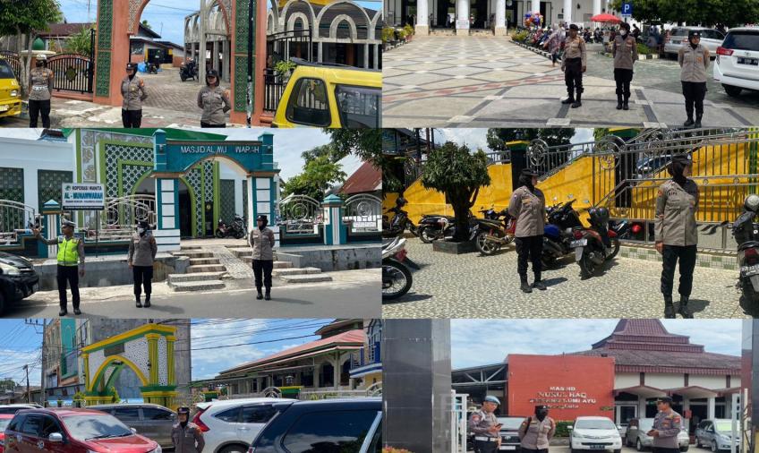 Berikan Pengamanan, Polwan Polresta Bengkulu Jaga Masjid Waktu Salat Jumat