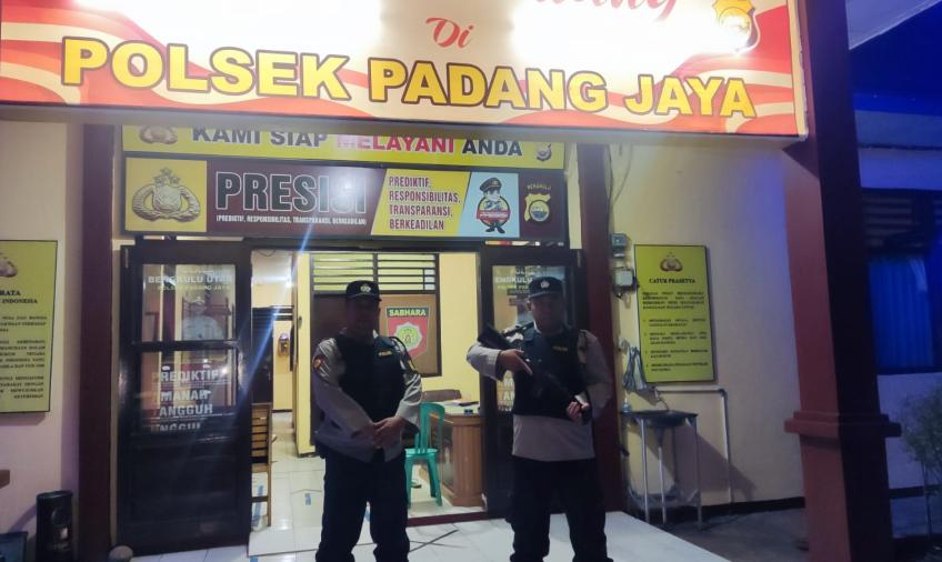 Tingkatkan Keamanan, Piket SPKT Polsek Padang Jaya Laksanakan Sispam Mako 