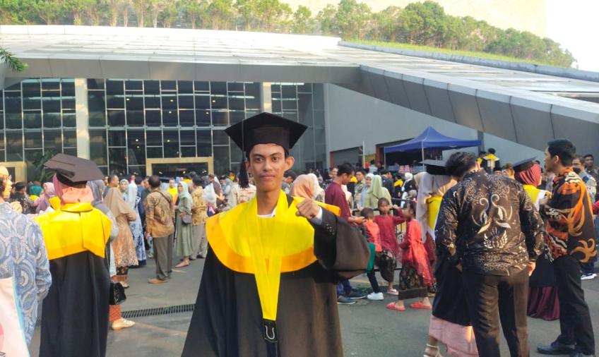Teliti Politik Arung, Ketua Royon PMII Gus Dur Unas Raih Sarjana Ilmu Politik Tiga Tahun Setengah