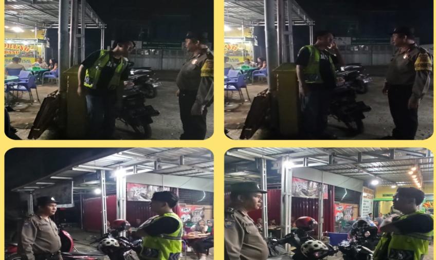 Patroli Malam, Personel Polsek Teluk Segara Sampaikan Imbaun Kamtibmas Kepada Petugas Parkir 