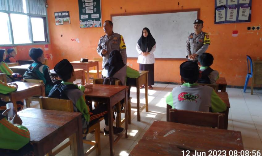 Police Go To School di MTSN 02 Kaur,  Polsek Kaur Tengah Berikan Imbaun Kamtibmas 